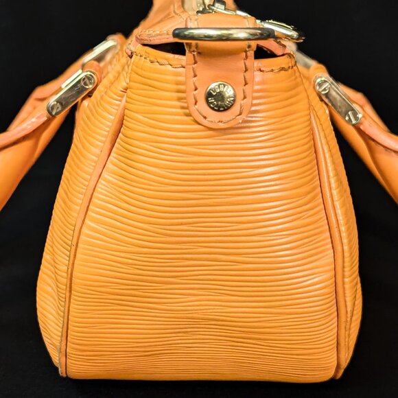 LOUIS VUITTON Epi Leather Dhanura PM Orange - RARE - Picture 3 of 16